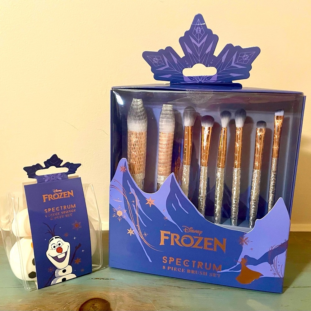 Disney Frozen Spectrum 8-Piece Brush Set with Olaf Sponge & Puff Set